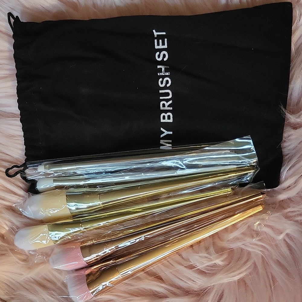 Brand New MY BRUSH SET 7PC. MAKE-UP FLASHY BRUSH SET